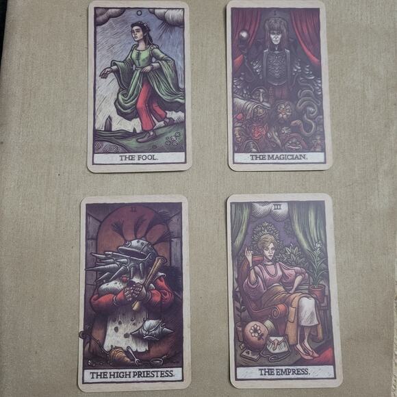 Jim Hensen's Labyrinth tarot card deck - Picture 2 of 8
